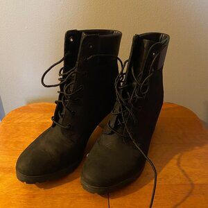 Timberland Black Lace-Up Combat Boots Lug Sole Waterproof Women’s Size 7.5